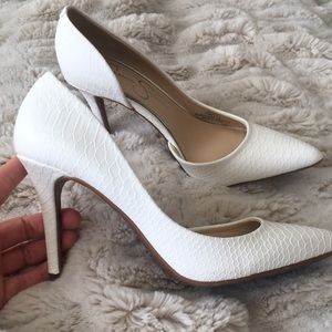 Jessica Simpson Shoes - Jessica Simpson white pump Jessica Simpson Shoes - Jessica Simpson white pump